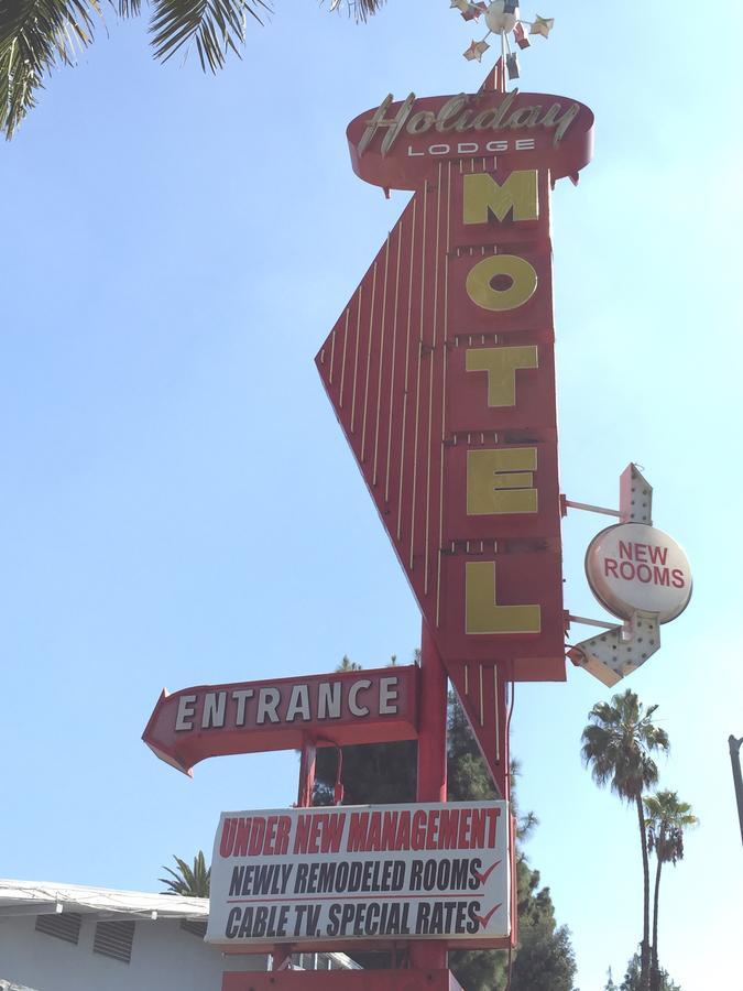 Holiday Hotel